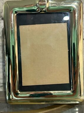 Melannco Polished Gold Brass  Picture Frame - Classic Accent
